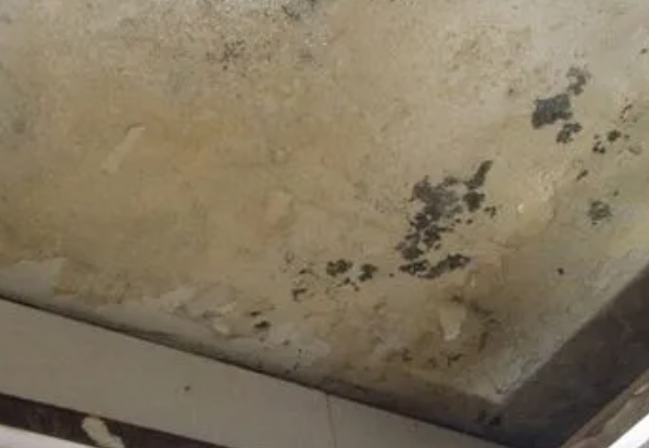 兴平阳台漏水维修公司分享下兴平卫生间渗水维修需要注意哪些问题。